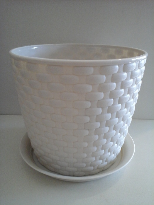 Кашпо Ротанг 21 белый 4,7л М пласт М3083