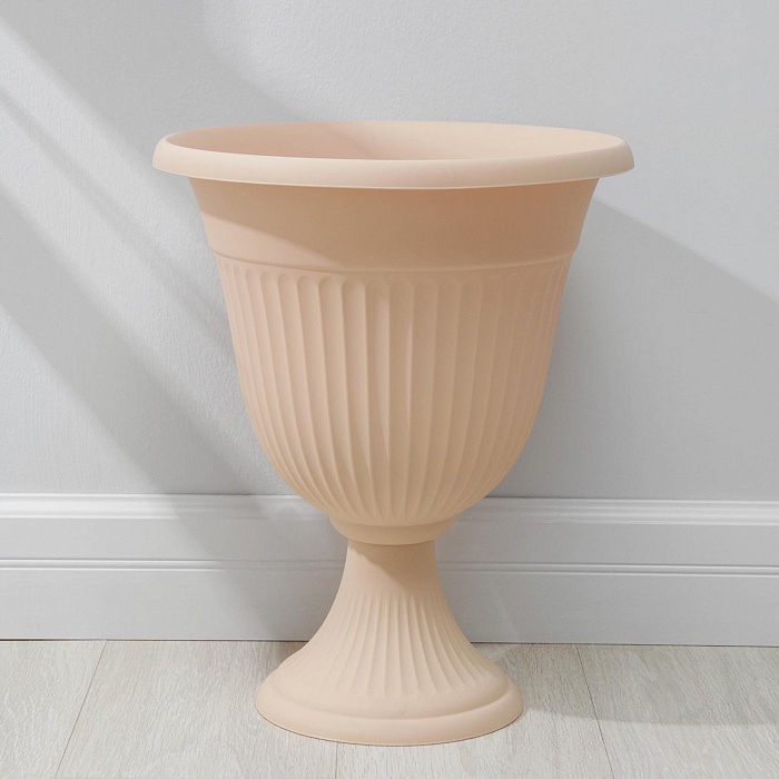 Кашпо Ливия 35 белая глина высокий с ножкой М3203 (М пласт)